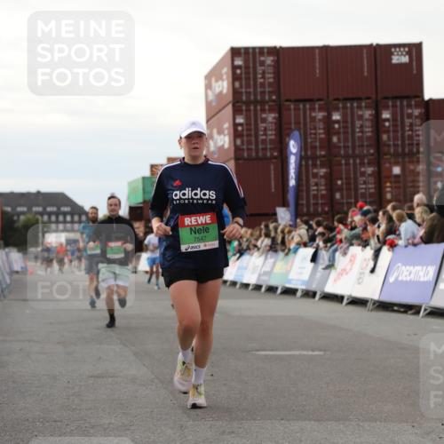 03.10.2025 - Köhlbrandbrückenlauf Yannick Fuchs http://msf.ph/oto/8982841 03.10.2025 16:05:45 Ziel 7547, 7646, 8924, 8966, 9489, 9566 meine-sportfotos.de