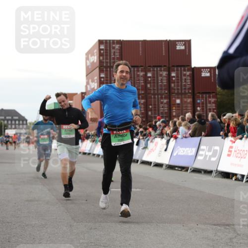 03.10.2025 - Köhlbrandbrückenlauf Yannick Fuchs http://msf.ph/oto/8982855 03.10.2025 16:05:47 Ziel 7547, 7646, 8924, 8966, 9102, 9489, 9566 meine-sportfotos.de