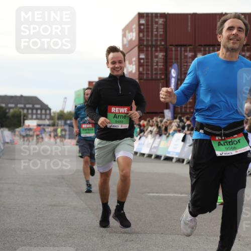 03.10.2025 - Köhlbrandbrückenlauf Yannick Fuchs http://msf.ph/oto/8982862 03.10.2025 16:05:48 Ziel 7547, 7646, 8616, 8924, 8966, 9102, 9489, 9566 meine-sportfotos.de