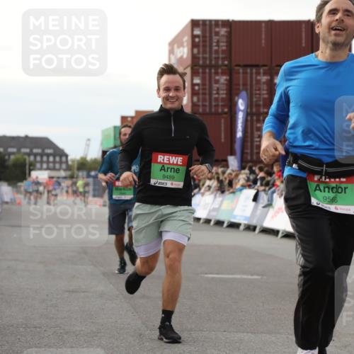 03.10.2025 - Köhlbrandbrückenlauf Yannick Fuchs http://msf.ph/oto/8982864 03.10.2025 16:05:48 Ziel 7547, 7646, 8616, 8924, 8966, 9102, 9489, 9566 meine-sportfotos.de