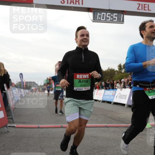 03.10.2025 - Köhlbrandbrückenlauf Yannick Fuchs http://msf.ph/oto/8982879 03.10.2025 16:05:49 Ziel 7547, 7646, 8616, 8924, 8966, 9102, 9489, 9566 meine-sportfotos.de