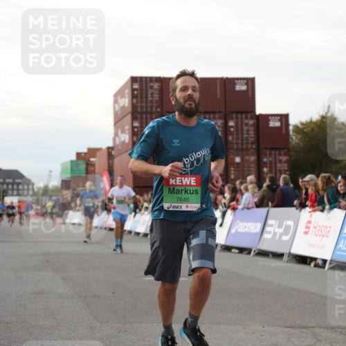 03.10.2025 - Köhlbrandbrückenlauf Yannick Fuchs http://msf.ph/oto/8982881 03.10.2025 16:05:50 Ziel 7646, 8616, 8924, 8966, 9102, 9489, 9566 meine-sportfotos.de