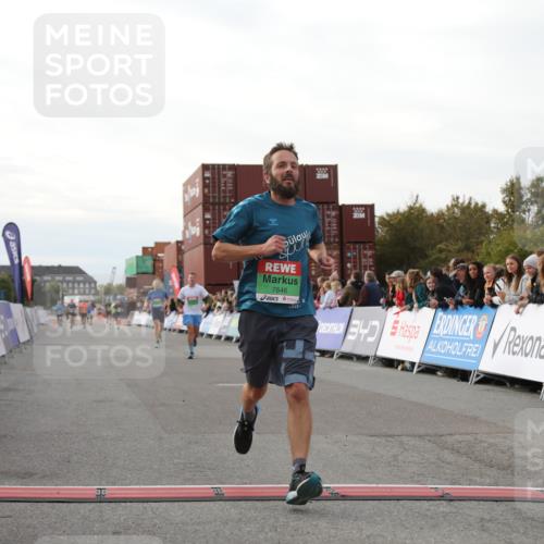 03.10.2025 - Köhlbrandbrückenlauf Yannick Fuchs http://msf.ph/oto/8982883 03.10.2025 16:05:50 Ziel 7646, 8616, 8924, 8966, 9102, 9489, 9566 meine-sportfotos.de