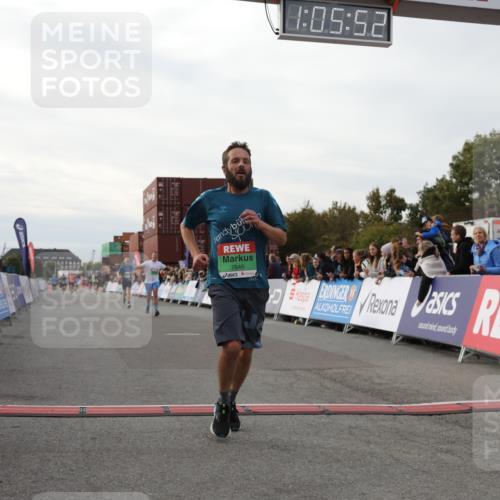 03.10.2025 - Köhlbrandbrückenlauf Yannick Fuchs http://msf.ph/oto/8982885 03.10.2025 16:05:50 Ziel 7646, 8616, 8924, 8966, 9102, 9489, 9566 meine-sportfotos.de