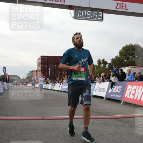 03.10.2025 - Köhlbrandbrückenlauf Yannick Fuchs http://msf.ph/oto/8982891 03.10.2025 16:05:51 Ziel 7646, 8616, 8924, 9102, 9489, 9566 meine-sportfotos.de