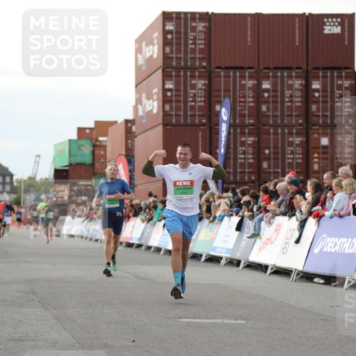 03.10.2025 - Köhlbrandbrückenlauf Yannick Fuchs http://msf.ph/oto/8982893 03.10.2025 16:05:51 Ziel 7646, 8616, 8924, 9102, 9489, 9566 meine-sportfotos.de