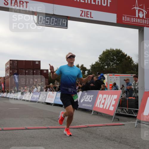 03.10.2025 - Köhlbrandbrückenlauf Yannick Fuchs http://msf.ph/oto/8982914 03.10.2025 15:50:12 Ziel 7033, 9742 meine-sportfotos.de
