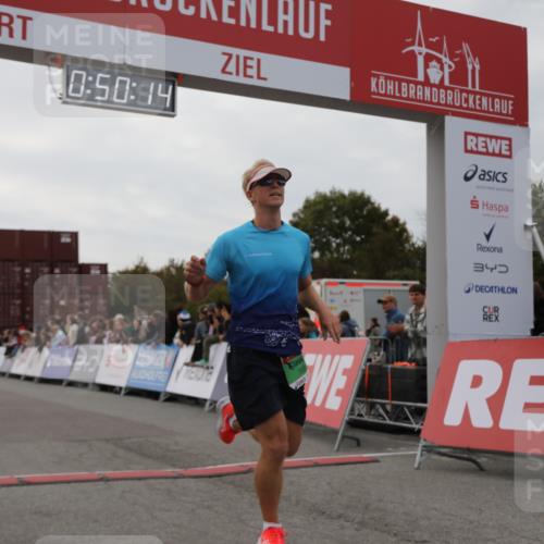 03.10.2025 - Köhlbrandbrückenlauf Yannick Fuchs http://msf.ph/oto/8982918 03.10.2025 15:50:12 Ziel 7033, 9742 meine-sportfotos.de
