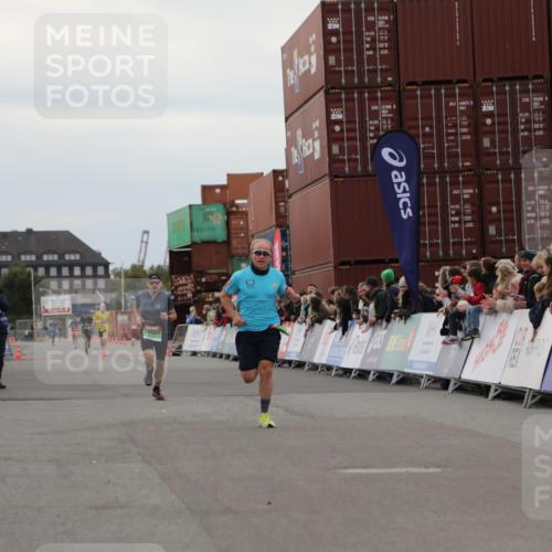03.10.2025 - Köhlbrandbrückenlauf Yannick Fuchs http://msf.ph/oto/8982922 03.10.2025 15:50:19 Ziel 7045, 9713 meine-sportfotos.de