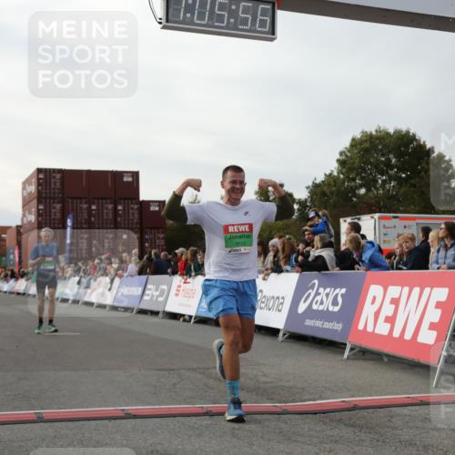 03.10.2025 - Köhlbrandbrückenlauf Yannick Fuchs http://msf.ph/oto/8982925 03.10.2025 16:05:54 Ziel 7646, 8616, 9102 meine-sportfotos.de
