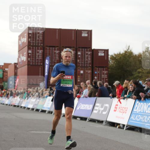 03.10.2025 - Köhlbrandbrückenlauf Yannick Fuchs http://msf.ph/oto/8982940 03.10.2025 16:05:56 Ziel 7610, 8616, 9102, 9468 meine-sportfotos.de