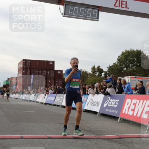 03.10.2025 - Köhlbrandbrückenlauf Yannick Fuchs http://msf.ph/oto/8982956 03.10.2025 16:05:57 Ziel 7610, 8616, 9102, 9378, 9468 meine-sportfotos.de