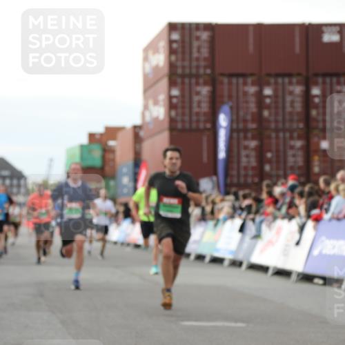 03.10.2025 - Köhlbrandbrückenlauf Yannick Fuchs http://msf.ph/oto/8982960 03.10.2025 16:06:01 Ziel 7610, 8539, 8813, 8886, 9378, 9468, 9596, 9626 meine-sportfotos.de
