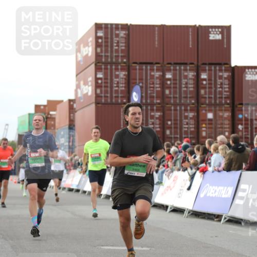 03.10.2025 - Köhlbrandbrückenlauf Yannick Fuchs http://msf.ph/oto/8982967 03.10.2025 16:06:02 Ziel 7610, 8539, 8813, 8886, 9100, 9378, 9468, 9596, 9626 meine-sportfotos.de