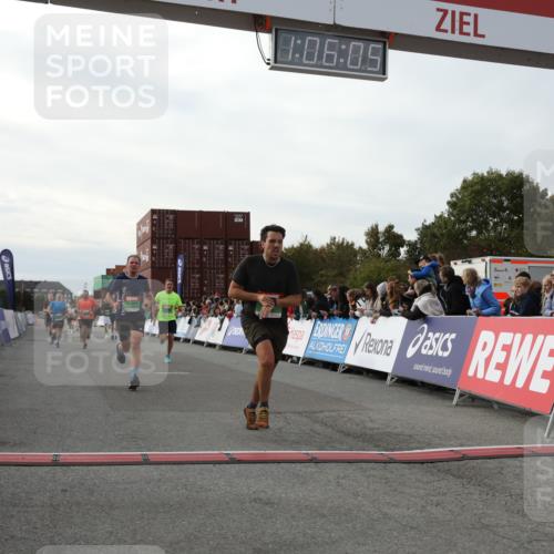 03.10.2025 - Köhlbrandbrückenlauf Yannick Fuchs http://msf.ph/oto/8982981 03.10.2025 16:06:03 Ziel 7296, 7610, 8539, 8813, 8886, 9100, 9378, 9468, 9596, 9626 meine-sportfotos.de