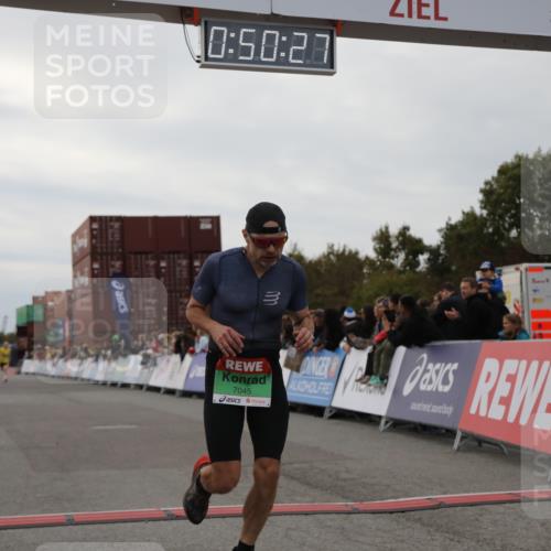03.10.2025 - Köhlbrandbrückenlauf Yannick Fuchs http://msf.ph/oto/8982983 03.10.2025 15:50:25 Ziel 7045, 7140, 9713 meine-sportfotos.de