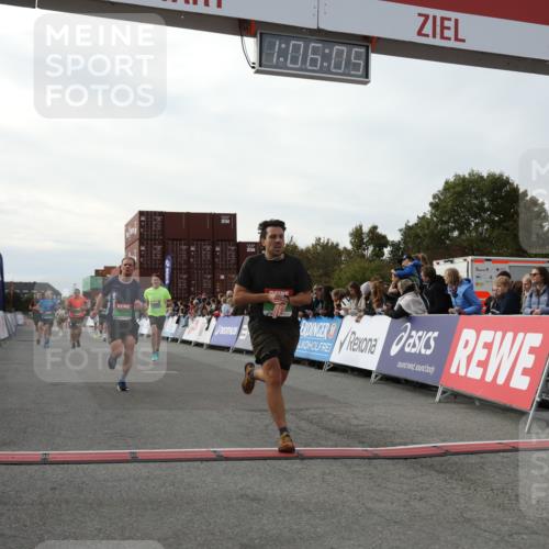 03.10.2025 - Köhlbrandbrückenlauf Yannick Fuchs http://msf.ph/oto/8982984 03.10.2025 16:06:03 Ziel 7296, 7610, 8539, 8813, 8886, 9100, 9378, 9468, 9596, 9626 meine-sportfotos.de