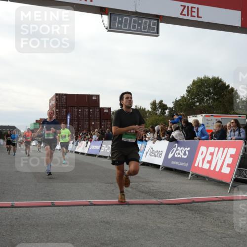 03.10.2025 - Köhlbrandbrückenlauf Yannick Fuchs http://msf.ph/oto/8982986 03.10.2025 16:06:03 Ziel 7296, 7610, 8539, 8813, 8886, 9100, 9378, 9468, 9596, 9626 meine-sportfotos.de