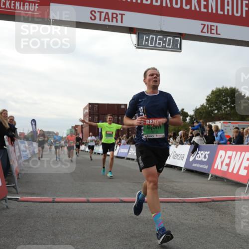 03.10.2025 - Köhlbrandbrückenlauf Yannick Fuchs http://msf.ph/oto/8983003 03.10.2025 16:06:05 Ziel 7296, 7343, 7610, 8539, 8813, 8886, 9100, 9378, 9451, 9468, 9596, 9626, 9633 meine-sportfotos.de