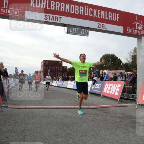 03.10.2025 - Köhlbrandbrückenlauf Yannick Fuchs http://msf.ph/oto/8983012 03.10.2025 16:06:06 Ziel 7296, 7343, 7610, 8539, 8813, 8886, 9100, 9378, 9451, 9468, 9596, 9626, 9633 meine-sportfotos.de