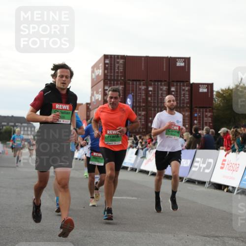 03.10.2025 - Köhlbrandbrückenlauf Yannick Fuchs http://msf.ph/oto/8983027 03.10.2025 16:06:07 Ziel 7296, 7343, 7610, 8064, 8539, 8813, 8886, 9100, 9378, 9451, 9468, 9596, 9626, 9633 meine-sportfotos.de