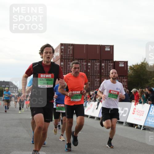 03.10.2025 - Köhlbrandbrückenlauf Yannick Fuchs http://msf.ph/oto/8983029 03.10.2025 16:06:08 Ziel 7296, 7343, 7610, 8064, 8539, 8813, 8886, 9100, 9378, 9451, 9596, 9626, 9633 meine-sportfotos.de