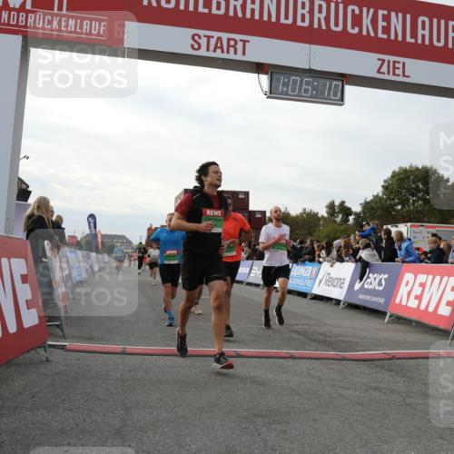 03.10.2025 - Köhlbrandbrückenlauf Yannick Fuchs http://msf.ph/oto/8983033 03.10.2025 16:06:08 Ziel 7296, 7343, 7610, 8064, 8539, 8813, 8886, 9100, 9378, 9451, 9596, 9626, 9633 meine-sportfotos.de