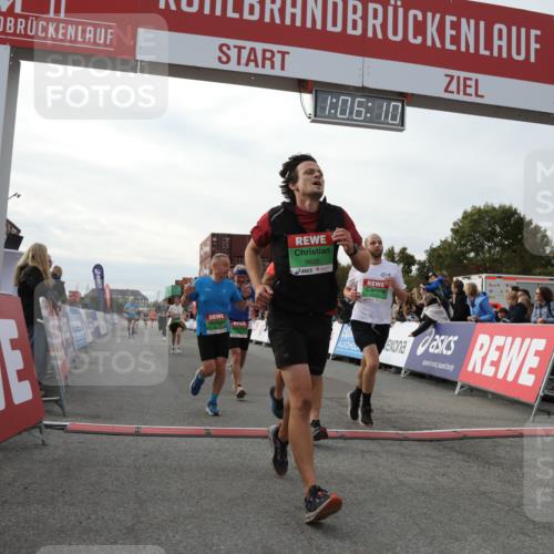 03.10.2025 - Köhlbrandbrückenlauf Yannick Fuchs http://msf.ph/oto/8983040 03.10.2025 16:06:08 Ziel 7296, 7343, 7610, 8064, 8539, 8813, 8886, 9100, 9378, 9451, 9596, 9626, 9633 meine-sportfotos.de