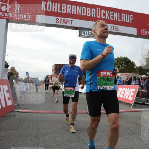 03.10.2025 - Köhlbrandbrückenlauf Yannick Fuchs http://msf.ph/oto/8983064 03.10.2025 16:06:10 Ziel 7296, 7343, 8064, 8539, 8813, 8886, 9100, 9451, 9483, 9596, 9626, 9633 meine-sportfotos.de