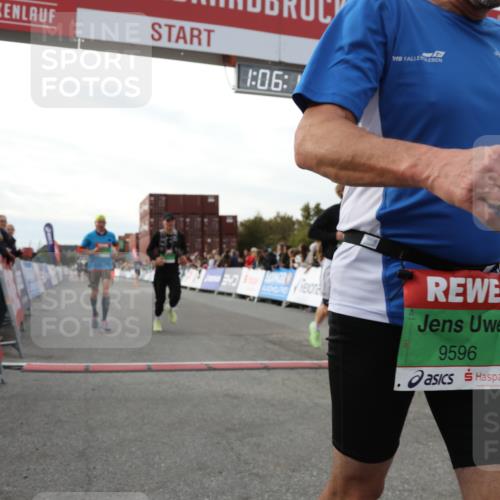 03.10.2025 - Köhlbrandbrückenlauf Yannick Fuchs http://msf.ph/oto/8983083 03.10.2025 16:06:12 Ziel 7296, 7343, 7601, 8064, 8539, 8813, 8886, 9100, 9451, 9483, 9596, 9633 meine-sportfotos.de