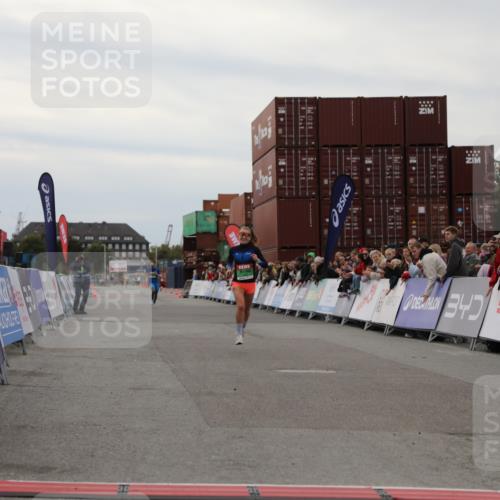 03.10.2025 - Köhlbrandbrückenlauf Yannick Fuchs http://msf.ph/oto/8983101 03.10.2025 15:50:42 Ziel 7020, 7065 meine-sportfotos.de
