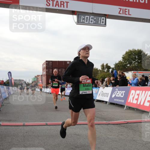 03.10.2025 - Köhlbrandbrückenlauf Yannick Fuchs http://msf.ph/oto/8983120 03.10.2025 16:06:17 Ziel 7576, 7601, 8064, 8802, 8803, 8804, 8805, 8991, 9483 meine-sportfotos.de