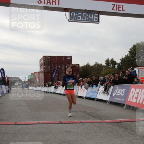 03.10.2025 - Köhlbrandbrückenlauf Yannick Fuchs http://msf.ph/oto/8983124 03.10.2025 15:50:44 Ziel 7020, 7065 meine-sportfotos.de