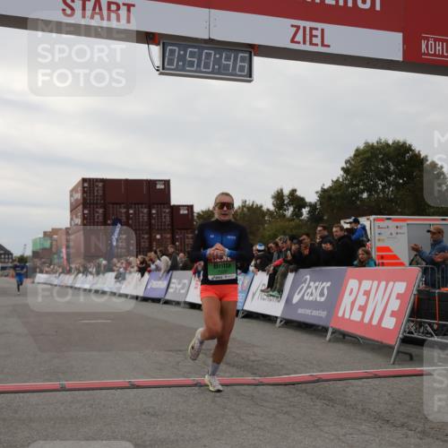 03.10.2025 - Köhlbrandbrückenlauf Yannick Fuchs http://msf.ph/oto/8983130 03.10.2025 15:50:45 Ziel 7020, 7065 meine-sportfotos.de