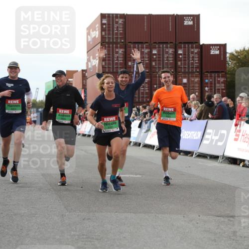 03.10.2025 - Köhlbrandbrückenlauf Yannick Fuchs http://msf.ph/oto/8983146 03.10.2025 16:06:20 Ziel 7576, 7601, 8802, 8803, 8804, 8805, 8991, 9483, 9572 meine-sportfotos.de