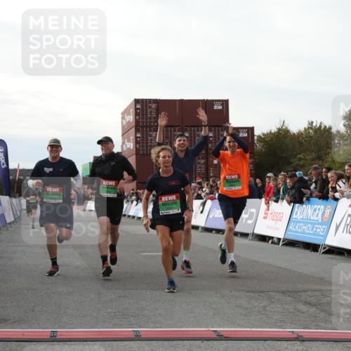03.10.2025 - Köhlbrandbrückenlauf Yannick Fuchs http://msf.ph/oto/8983153 03.10.2025 16:06:21 Ziel 7576, 7601, 8802, 8803, 8804, 8805, 8991, 9483, 9572 meine-sportfotos.de