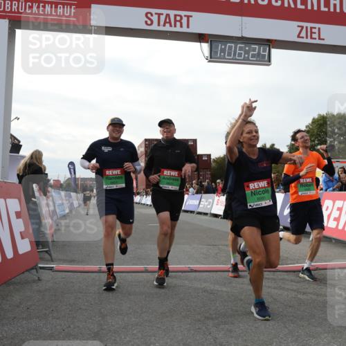 03.10.2025 - Köhlbrandbrückenlauf Yannick Fuchs http://msf.ph/oto/8983170 03.10.2025 16:06:22 Ziel 7576, 7601, 8802, 8803, 8804, 8805, 8991, 9572 meine-sportfotos.de