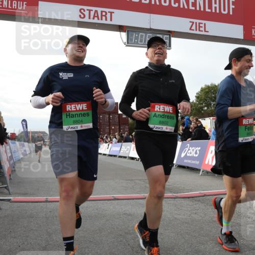 03.10.2025 - Köhlbrandbrückenlauf Yannick Fuchs http://msf.ph/oto/8983180 03.10.2025 16:06:23 Ziel 7576, 7601, 8802, 8803, 8804, 8805, 8991, 9572 meine-sportfotos.de