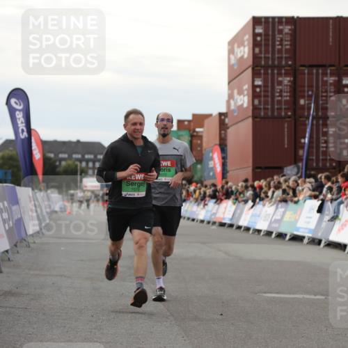 03.10.2025 - Köhlbrandbrückenlauf Yannick Fuchs http://msf.ph/oto/8983192 03.10.2025 16:06:24 Ziel 7576, 8802, 8803, 8804, 8805, 8991, 9572 meine-sportfotos.de