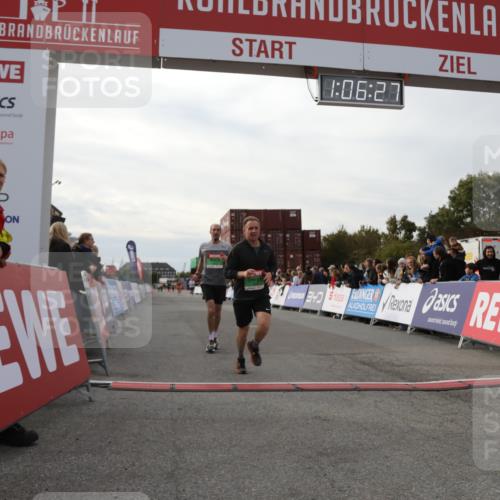 03.10.2025 - Köhlbrandbrückenlauf Yannick Fuchs http://msf.ph/oto/8983209 03.10.2025 16:06:26 Ziel 7576, 8803, 8804, 8805, 9572 meine-sportfotos.de