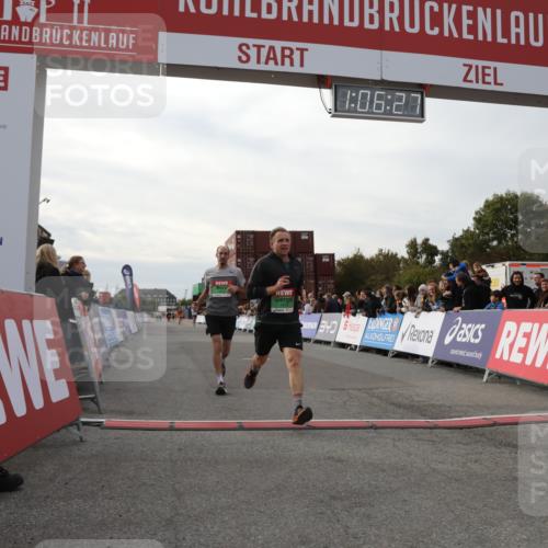 03.10.2025 - Köhlbrandbrückenlauf Yannick Fuchs http://msf.ph/oto/8983211 03.10.2025 16:06:26 Ziel 7576, 8803, 8804, 8805, 9572 meine-sportfotos.de