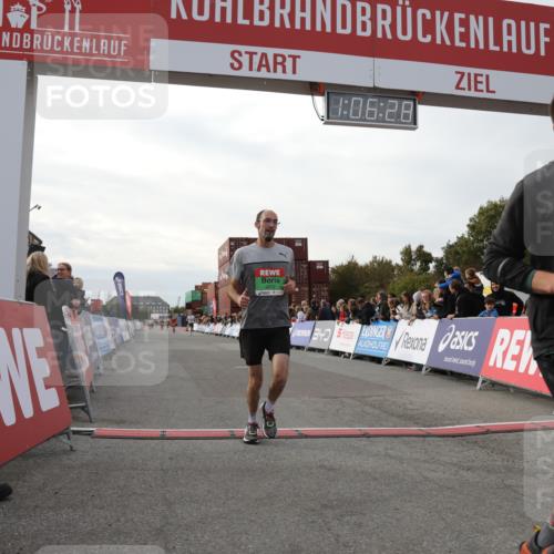 03.10.2025 - Köhlbrandbrückenlauf Yannick Fuchs http://msf.ph/oto/8983225 03.10.2025 16:06:27 Ziel 7576, 9572 meine-sportfotos.de