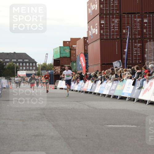 03.10.2025 - Köhlbrandbrückenlauf Yannick Fuchs http://msf.ph/oto/8983237 03.10.2025 16:06:29 Ziel 7576, 9572 meine-sportfotos.de