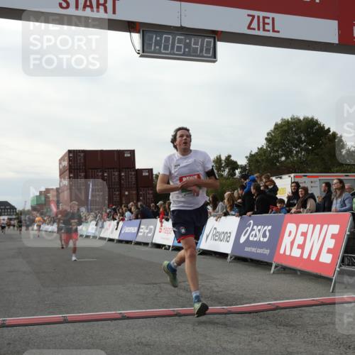 03.10.2025 - Köhlbrandbrückenlauf Yannick Fuchs http://msf.ph/oto/8983266 03.10.2025 16:06:38 Ziel 7623, 8860, 8880, 8965 meine-sportfotos.de