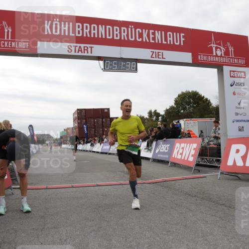 03.10.2025 - Köhlbrandbrückenlauf Yannick Fuchs http://msf.ph/oto/8983269 03.10.2025 15:51:36 Ziel 7118, 7210, 9663 meine-sportfotos.de