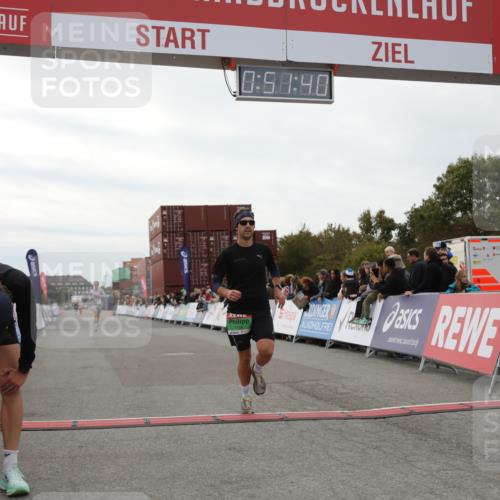 03.10.2025 - Köhlbrandbrückenlauf Yannick Fuchs http://msf.ph/oto/8983286 03.10.2025 15:51:39 Ziel 7118, 7210, 9663 meine-sportfotos.de