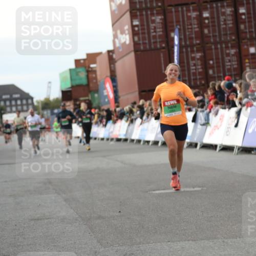 03.10.2025 - Köhlbrandbrückenlauf Yannick Fuchs http://msf.ph/oto/8983306 03.10.2025 16:06:44 Ziel 7623, 8848, 8880, 8965, 9128, 9353, 9354 meine-sportfotos.de