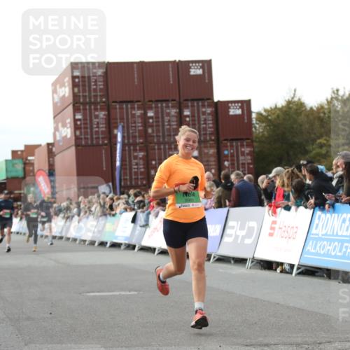 03.10.2025 - Köhlbrandbrückenlauf Yannick Fuchs http://msf.ph/oto/8983311 03.10.2025 16:06:45 Ziel 8848, 8880, 8965, 9128, 9353, 9354 meine-sportfotos.de