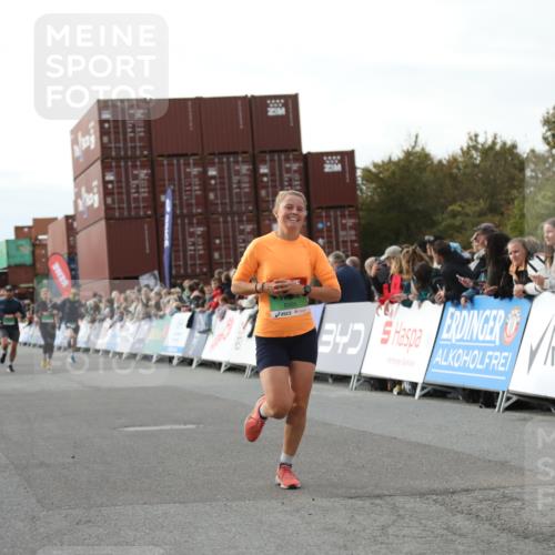 03.10.2025 - Köhlbrandbrückenlauf Yannick Fuchs http://msf.ph/oto/8983313 03.10.2025 16:06:45 Ziel 8848, 8880, 8965, 9128, 9353, 9354 meine-sportfotos.de