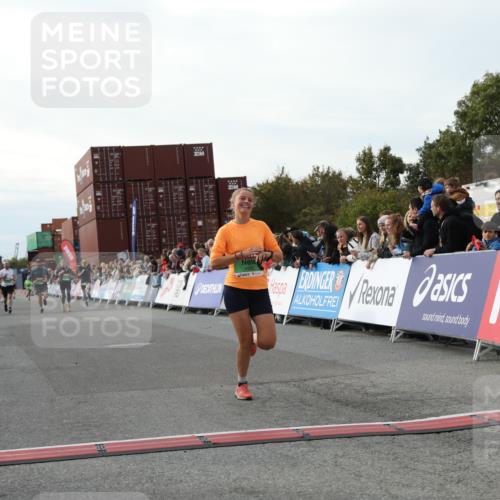 03.10.2025 - Köhlbrandbrückenlauf Yannick Fuchs http://msf.ph/oto/8983316 03.10.2025 16:06:45 Ziel 8848, 8880, 8965, 9128, 9353, 9354 meine-sportfotos.de